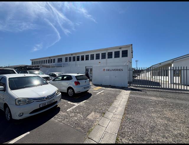 1,748M² WAREHOUSE TO LET IN EPPING INDUSTRIAL